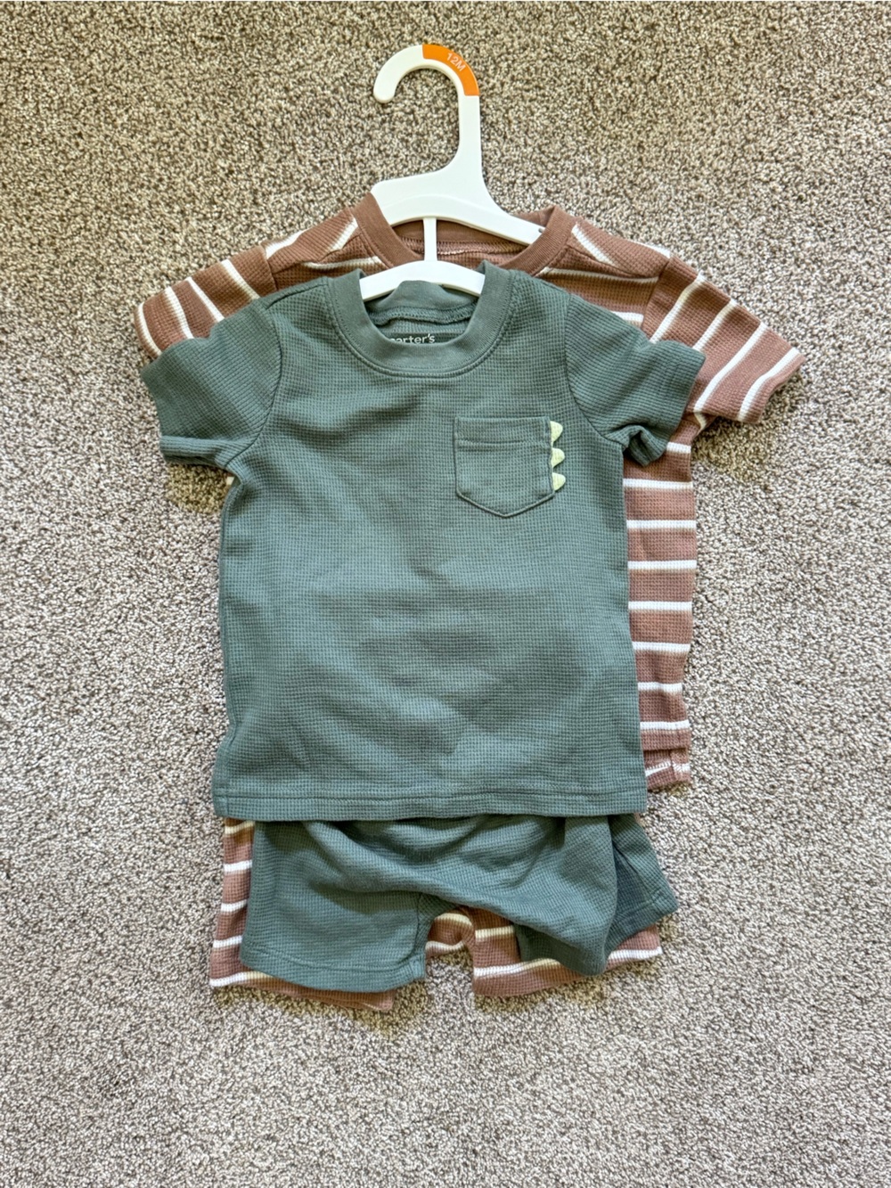 Carter’s 12 Months Shorts Sets (2)